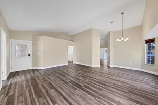 3703 43rd Ave W, Bradenton, FL 34205 - Photo 4