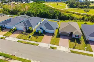 3565 74th Ave Circle E, Sarasota, FL 34243 - Photo 4