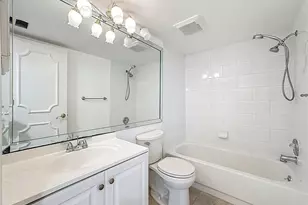 1511 Pelican Point Dr, Sarasota, FL 34231 - Photo 18