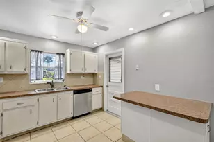 536 Pangola Dr, North Fort Myers, FL 33903 - Photo 10