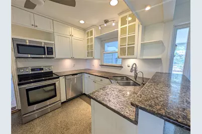 6280 Uplands Boulevard, Sarasota, FL 34243 - Photo 6