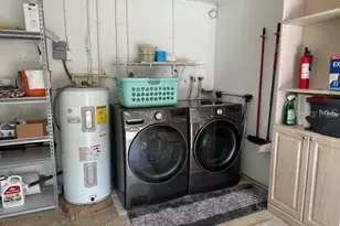 2938 W Mark Dr, Sarasota, FL 34232 - Photo 20