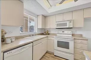 3534 Lake Bayshore Dr, Bradenton, FL 34205 - Photo 12