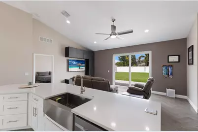 1606 22nd Avenue W, Palmetto, FL 34221 - Photo 6