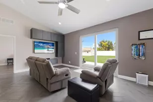 1606 22nd Ave W, Palmetto, FL 34221 - Photo 2