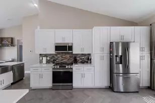 1606 22nd Ave W, Palmetto, FL 34221 - Photo 8