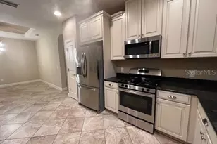 8288 Varenna Dr, Sarasota, FL 34231 - Photo 4