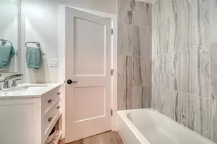 5914 Albert Pl, Sarasota, FL 34231 - Photo 18