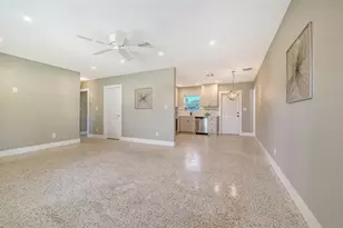 5914 Albert Pl, Sarasota, FL 34231 - Photo 4