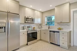 5914 Albert Pl, Sarasota, FL 34231 - Photo 8