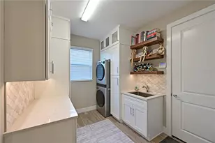 8075 Slipway Dr, Sarasota, FL 34240 - Photo 16