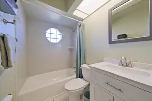 3549 65th Ave Cir E, Sarasota, FL 34243 - Photo 22