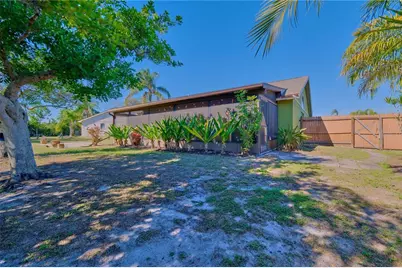 3549 65th Avenue Circle E, Sarasota, FL 34243 - Photo 28