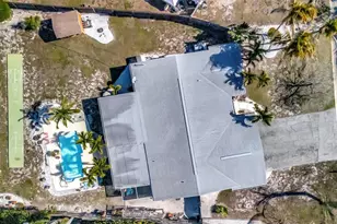 5918 8th Ave Dr W, Bradenton, FL 34209 - Photo 6