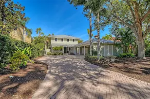 1695 Hyde Park St, Sarasota, FL 34239 - Photo 2