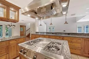 1695 Hyde Park St, Sarasota, FL 34239 - Photo 20