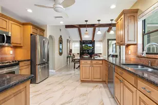 4725 Greencroft Rd, Sarasota, FL 34235 - Photo 8