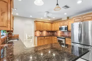 4725 Greencroft Rd, Sarasota, FL 34235 - Photo 8