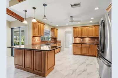 4725 Greencroft Road, Sarasota, FL 34235 - Photo 6