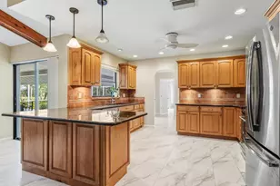 4725 Greencroft Rd, Sarasota, FL 34235 - Photo 6