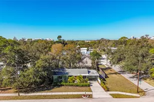 1304 S Euclid Ave, Sarasota, FL 34239 - Photo 6
