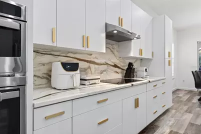 8111 Santa Rosa Court, Sarasota, FL 34243 - Photo 18