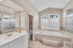 8684 Woodbriar Dr, Sarasota, FL 34238 - Photo 16