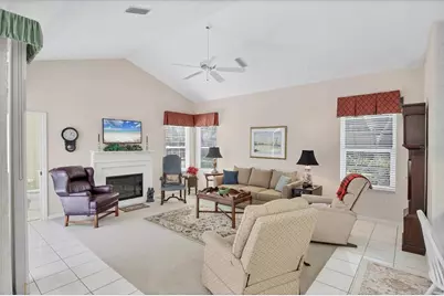 8684 Woodbriar Drive, Sarasota, FL 34238 - Photo 4