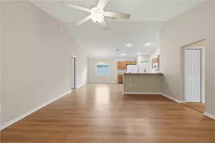 3214 52nd Cir E, Palmetto, FL 34221 - Photo 2