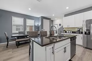 11617 Woodleaf Dr, Lakewood Ranch, FL 34211 - Photo 4