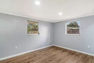 1203 Pineland Ave, Venice, FL 34285 - Photo 14