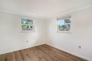 1203 Pineland Ave, Venice, FL 34285 - Photo 12