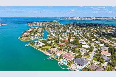 570 S Spoonbill Drive, Sarasota, FL 34236 - Photo 2