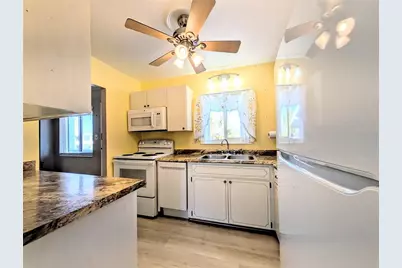 1830 Sunny Drive #D31, Bradenton, FL 34207 - Photo 4