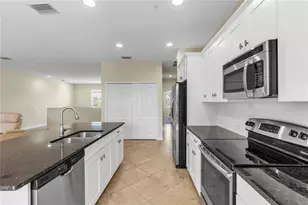 8141 Miramar Way, Lakewood Ranch, FL 34202 - Photo 12