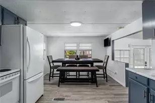 205 52nd Ave Terrace E, Bradenton, FL 34203 - Photo 2