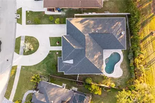 566 Oak Bay Dr, Osprey, FL 34229 - Photo 10