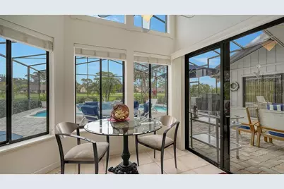 8142 Misty Oaks Boulevard, Sarasota, FL 34243 - Photo 14