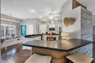 4511 Del Sol Blvd S, Sarasota, FL 34243 - Photo 14