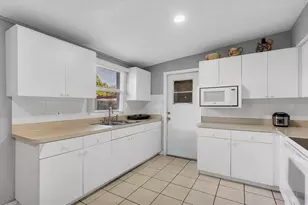 7808 Parish Pl, Tampa, FL 33619 - Photo 8