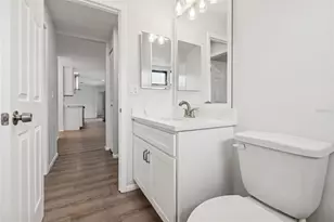 4423 Meadow Creek Cir, Sarasota, FL 34233 - Photo 38