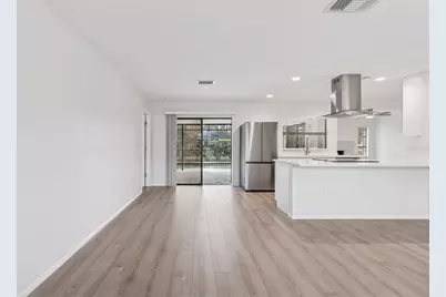 4423 Meadow Creek Circle, Sarasota, FL 34233 - Photo 22