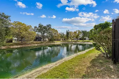 4423 Meadow Creek Circle, Sarasota, FL 34233 - Photo 10