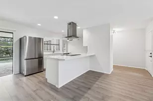 4423 Meadow Creek Cir, Sarasota, FL 34233 - Photo 18