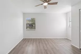 4423 Meadow Creek Cir, Sarasota, FL 34233 - Photo 28