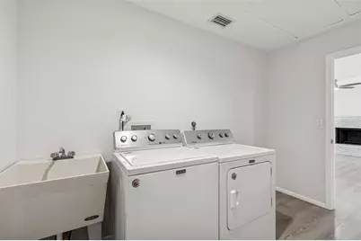 4423 Meadow Creek Circle, Sarasota, FL 34233 - Photo 46