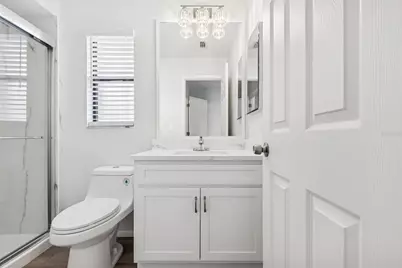 4423 Meadow Creek Circle, Sarasota, FL 34233 - Photo 32