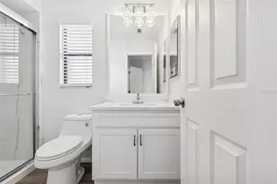 4423 Meadow Creek Cir, Sarasota, FL 34233 - Photo 32