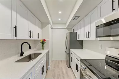 800 S Blvd Of The Presidents #9, Sarasota, FL 34236 - Photo 6