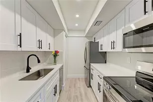 800 S Boulevard of the Presidents, Sarasota, FL 34236 - Photo 6